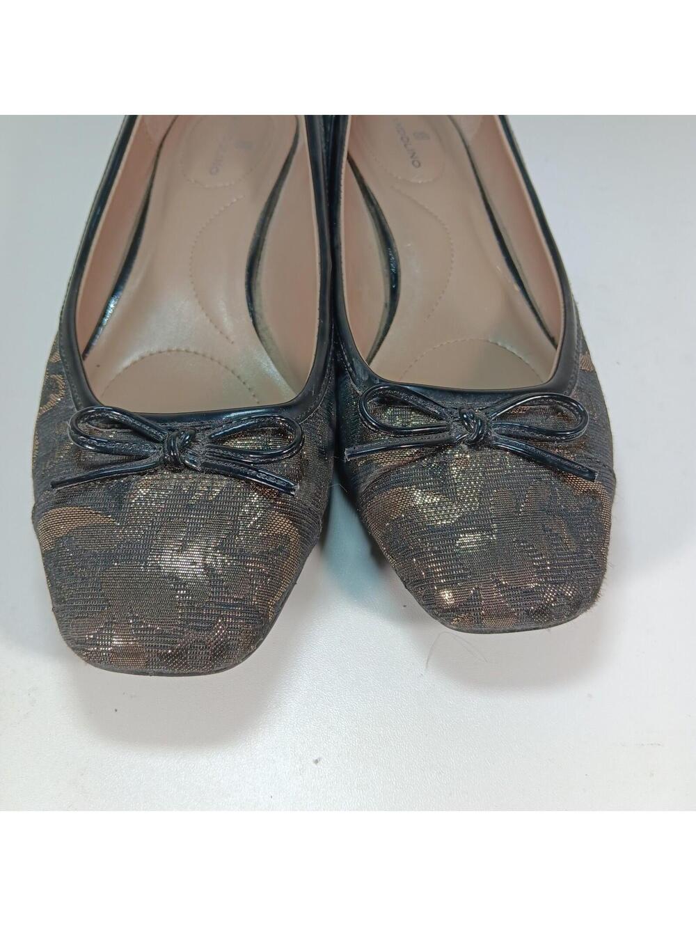Bandolino Women’s 7.5 Black Gold Lace Low Hill Pumps 1.5 Heels Slip On Shoes Bow